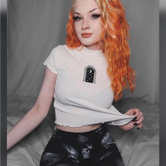 Disturbia | Transcend Ribbed Crop Top - Picture 1 of 4